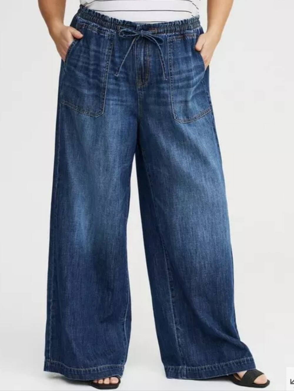 torrid Size 4 High Rise Wide Leg Pull On Lightweight Denim Jean! BNWT!